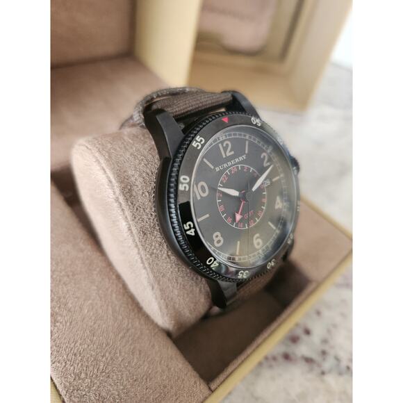 Burberry UTILITARIAN BU7855 Men's Watch in box - Picture 4 of 16